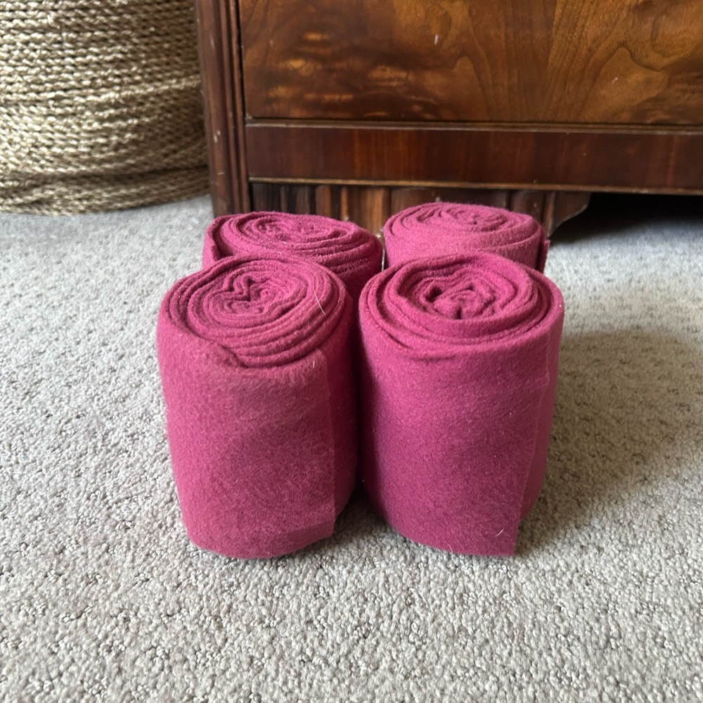 Horze brand fleece burgundy polo bandages/wraps - Picture 3 of 3
